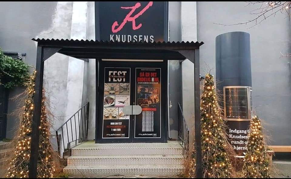 Indgang til Knudsens Julepynt